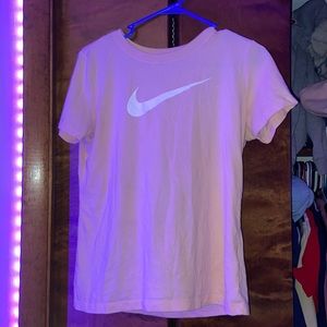 NIKE light pink short sleeve tee-shirt